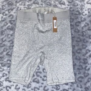 NWT SKIMS COTTON RIB SHORTS 😍